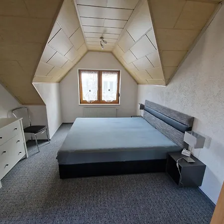 Auenweg *